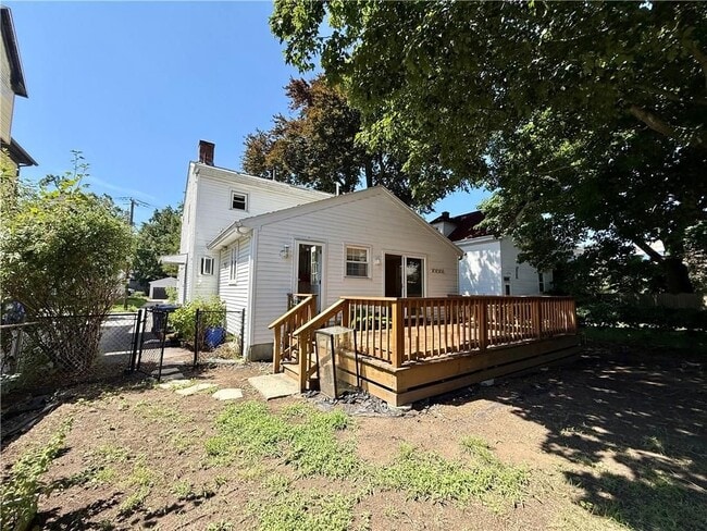 Building Photo - 112 4th St