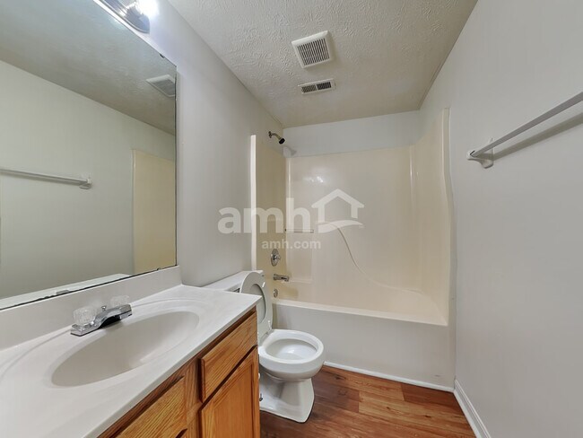 Building Photo - 2580 Evergreen Dr