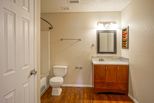 Building Photo - 6451 Shiprock Ct NE