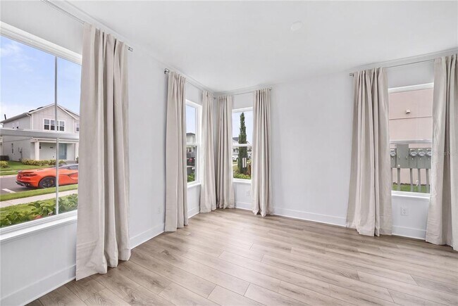 Building Photo - 1856 Crowncrest Dr