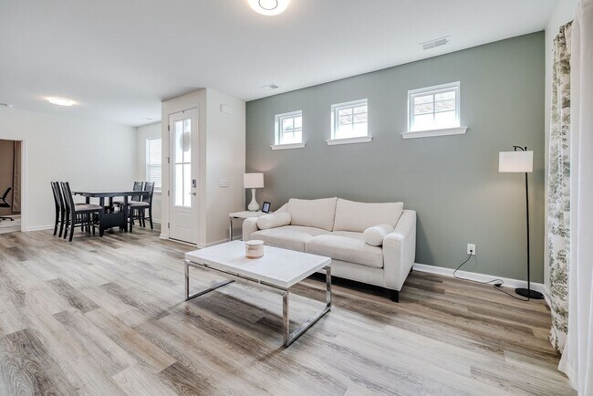 Building Photo - 161 Holloway Hl