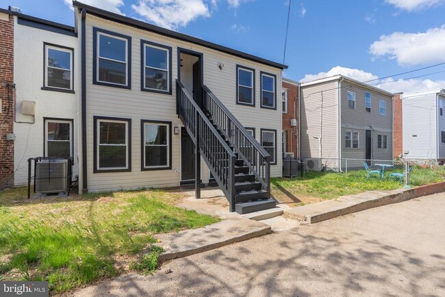 Building Photo - 1252 Owen Pl NE