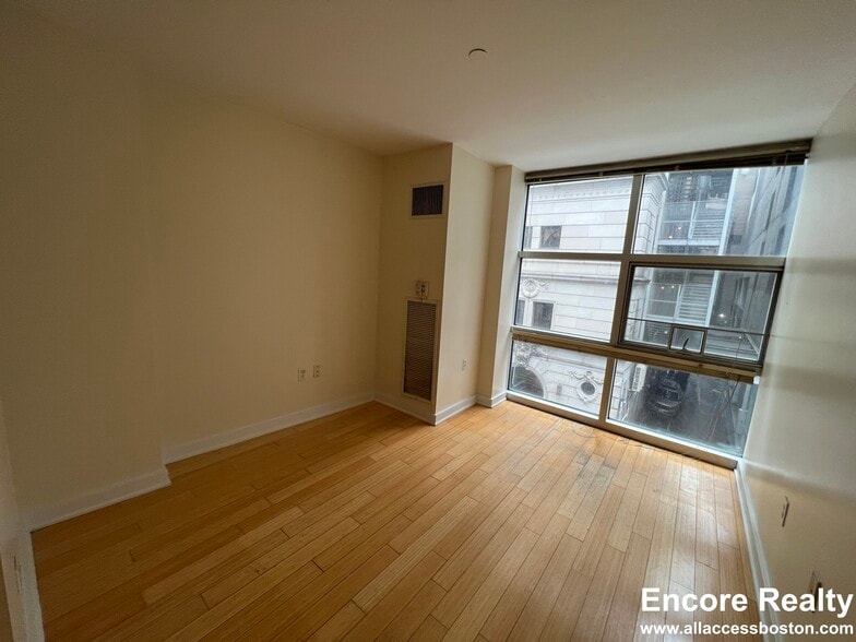 Building Photo - 40 Boylston St