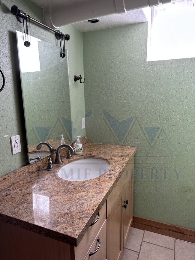 Building Photo - One-Bedroom Basement Apartment on Grand