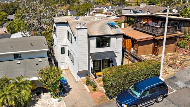 Building Photo - Must See Roof Top Deck!