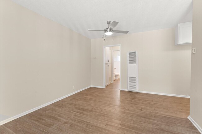 Interior Photo - School Circle Apartments - Riverside, CA