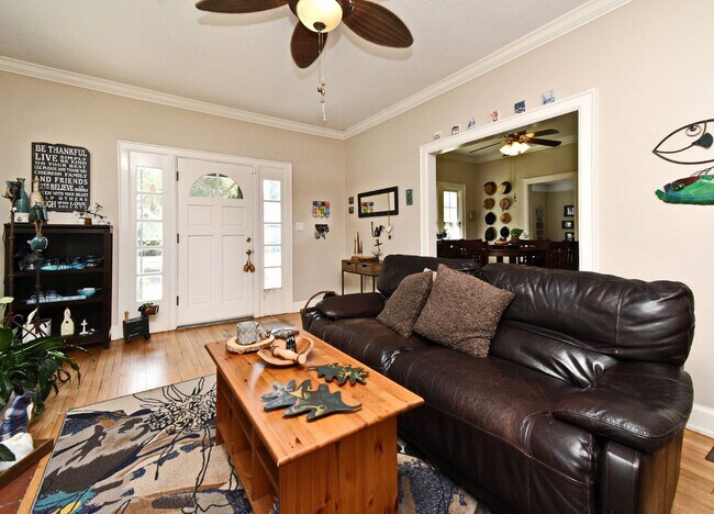 Building Photo - Renovated Home in the Heart of Orlando's M...