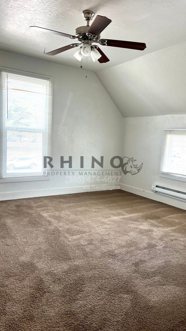 Building Photo - 807 20th St