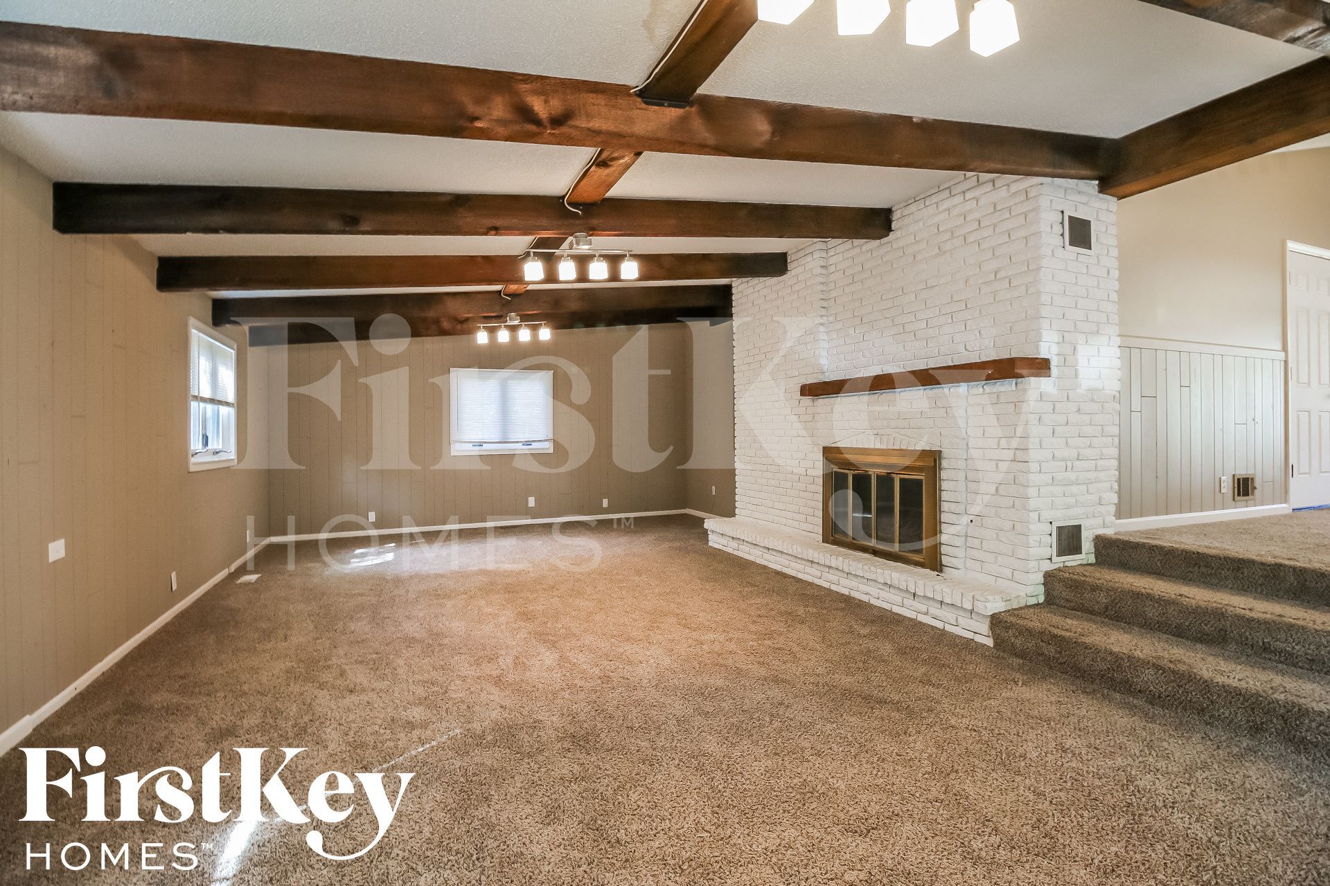 Building Photo - 2305 NE 61st St