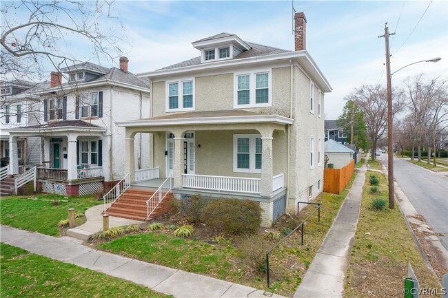 Primary Photo - 2726 Hanes Ave