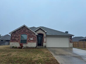 Building Photo - Great home in Burleson