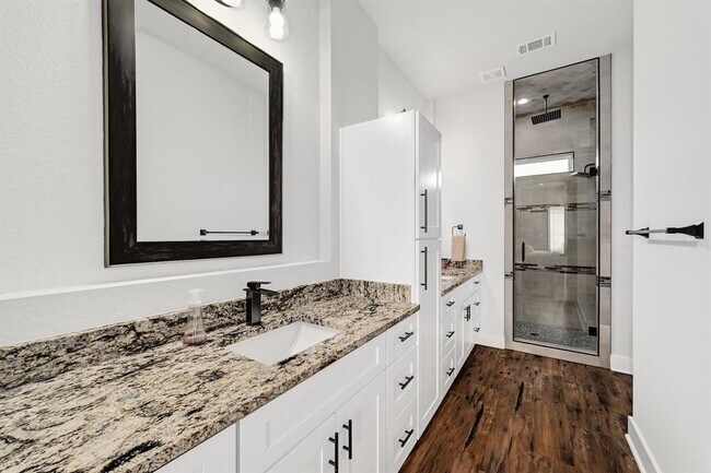 Building Photo - 18502 Venture Dr