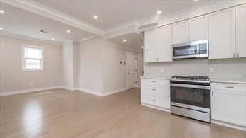 Building Photo - 2A Rossmore Rd