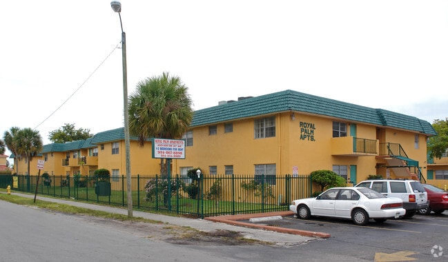 Building Photo - Royal Palm Apartments