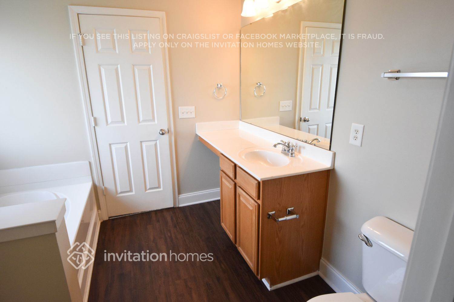 Building Photo - 208 Edgecroft Way