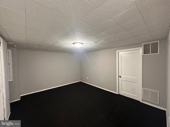 Building Photo - 3725-FLOOR-3725-FLOO1 Bonview Ave