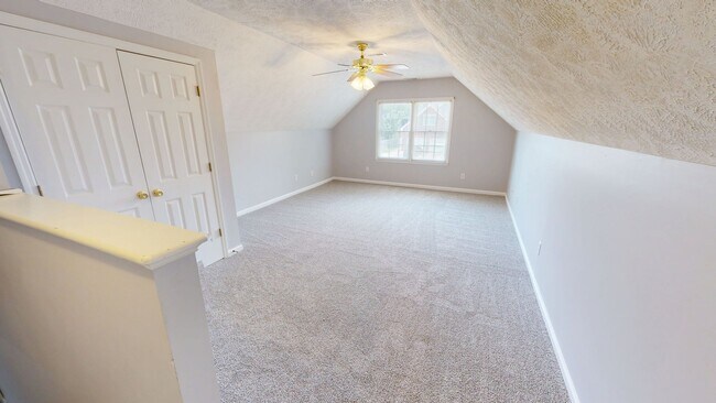 Building Photo - 3 Bedroom with BONUS Room in Jack Britt School District!