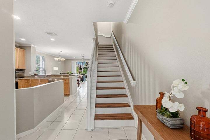 Building Photo - 9911 Porta Leona Ln