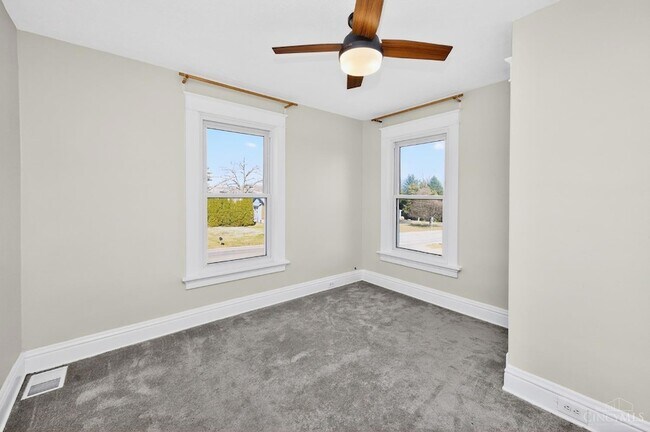 Building Photo - 1007 W Loveland Ave