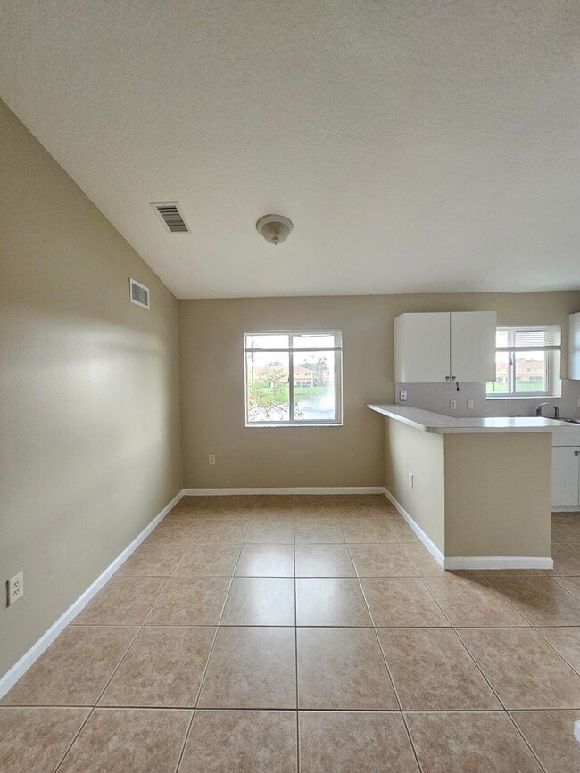 Building Photo - 3490 Briar Bay Blvd