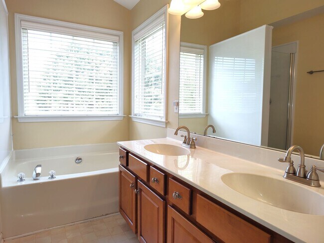 Building Photo - Stunning Corner Lot home located within a cul-de-sac in the Mitchell Glen Community!