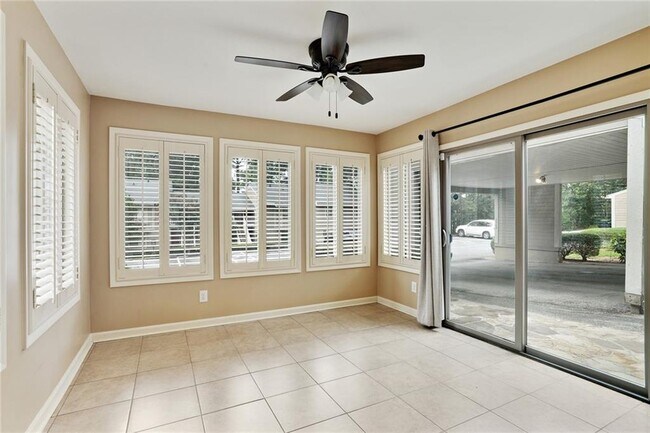 Building Photo - 2949 Torreya Way SE