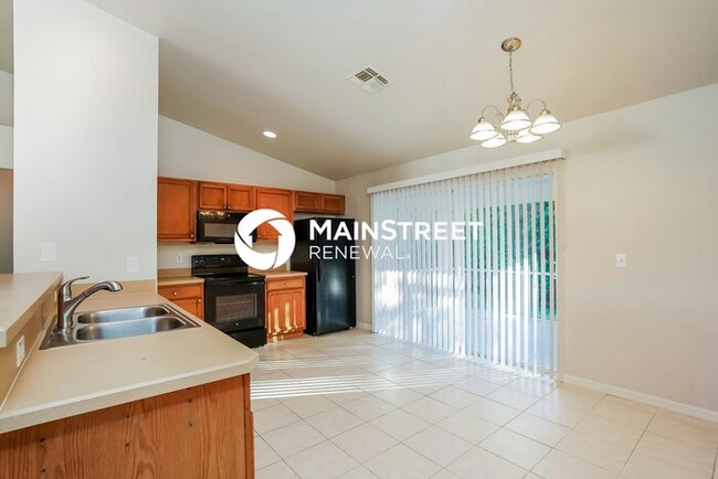 Building Photo - 725 Kari Cir
