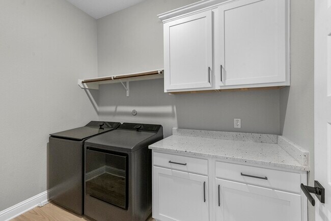 Building Photo - 2135 Tioga Vw Dr