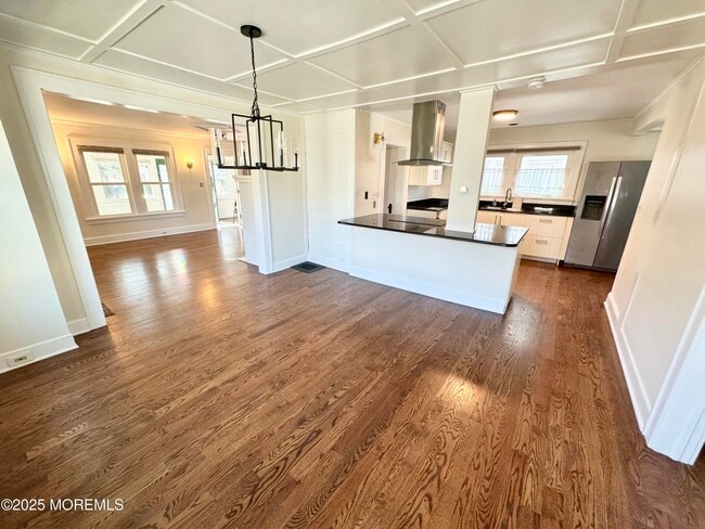 Building Photo - 208 E Bergen Pl