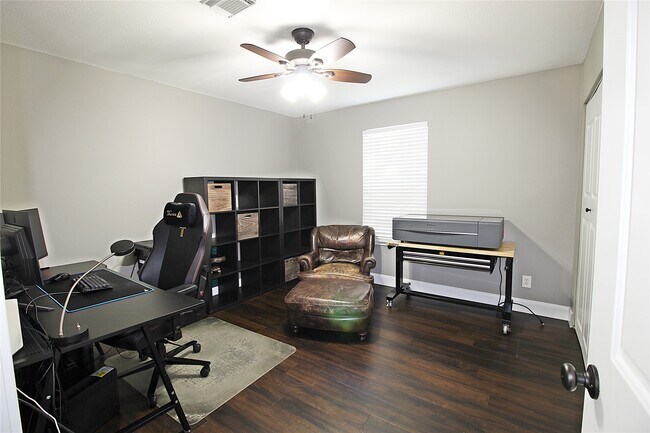 Building Photo - 10386 Hammerly Blvd