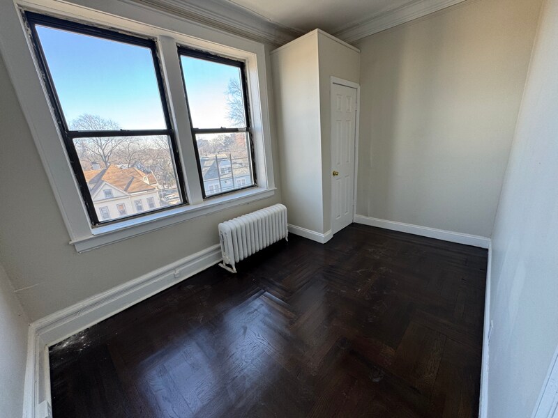 Building Photo - 210 Roseville Ave