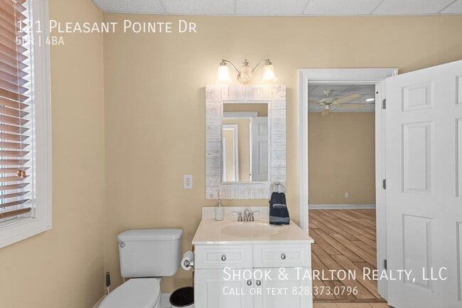 Building Photo - 121 Pleasant Point Dr