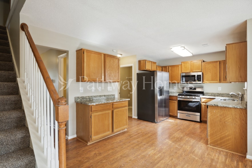 Building Photo - 205 Summer Mist Ct