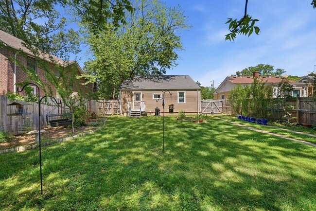 Building Photo - 3727 Henrico St