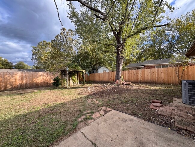 Building Photo - 309 Liza Ln