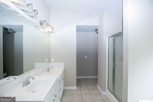 Building Photo - 3380 Gables Ct