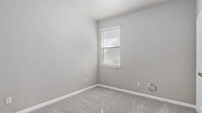 Building Photo - 3007 Stevens Dr