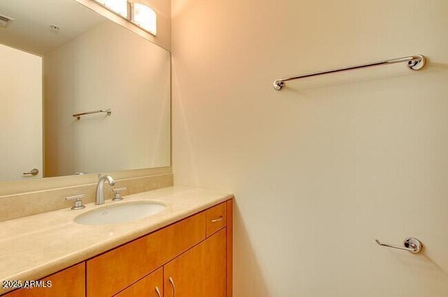 Building Photo - 7161 E Rancho Vista Dr