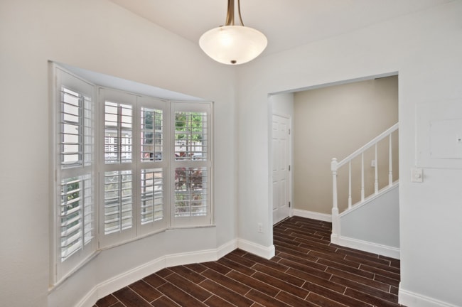 Building Photo - 409 S Audubon Ave