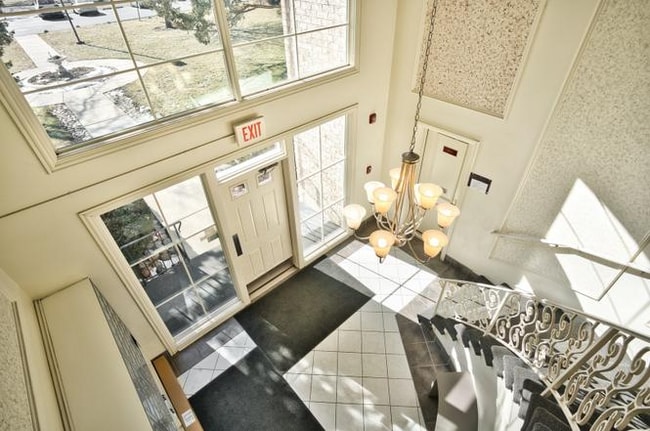 Building Photo - 5200 Carriage Way Dr