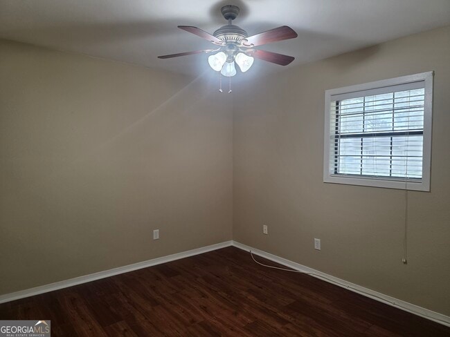 Building Photo - 403 Savannah Ave