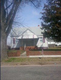 Building Photo - 1000 E 16th St