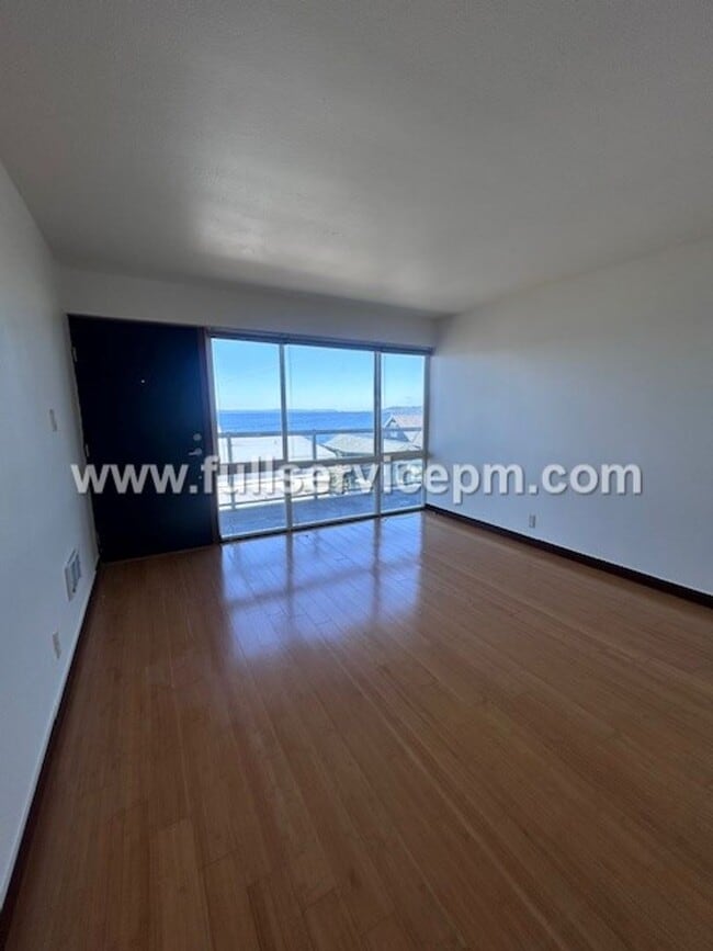 Building Photo - Alki Beach Living! Comfy 1 BD! Puget Sound Views! Super Sunsets!