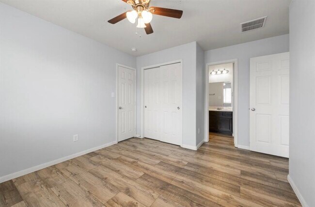 Building Photo - 15110 Spring Sun Ct