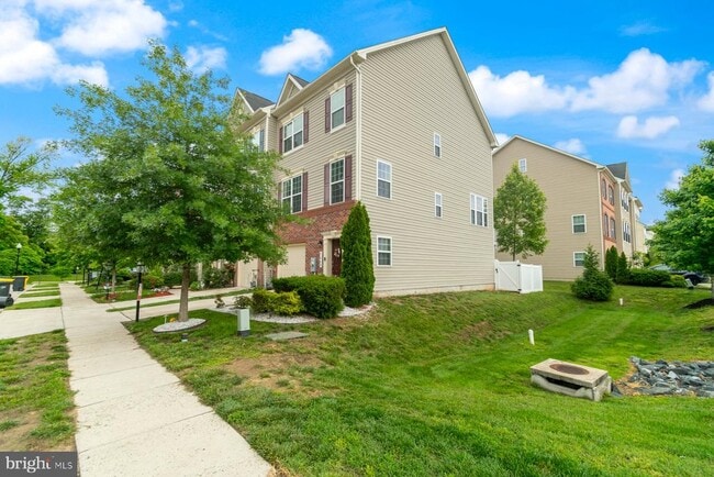 Building Photo - 7469 Tanyard Knoll Ln