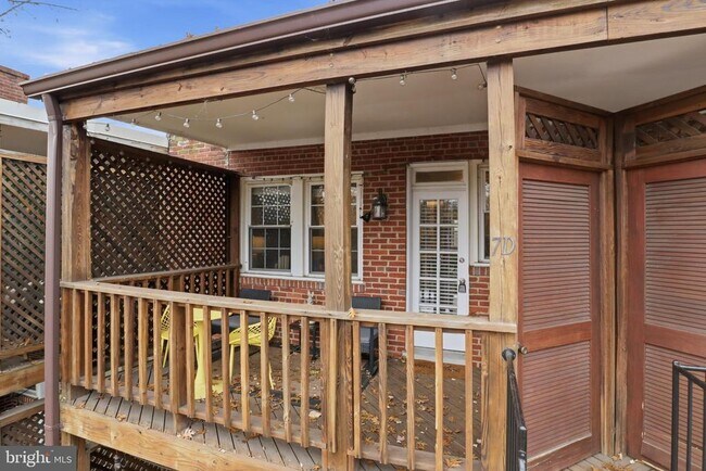 Building Photo - 7 Russell Rd