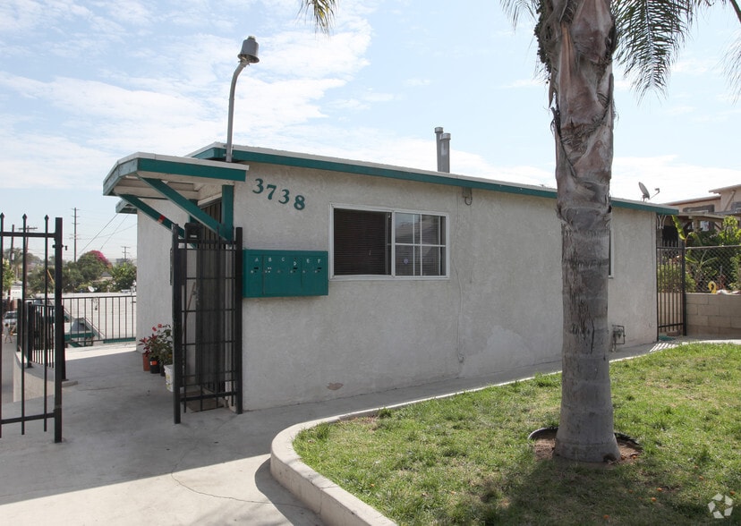 Primary Photo - 3738 Acacia St