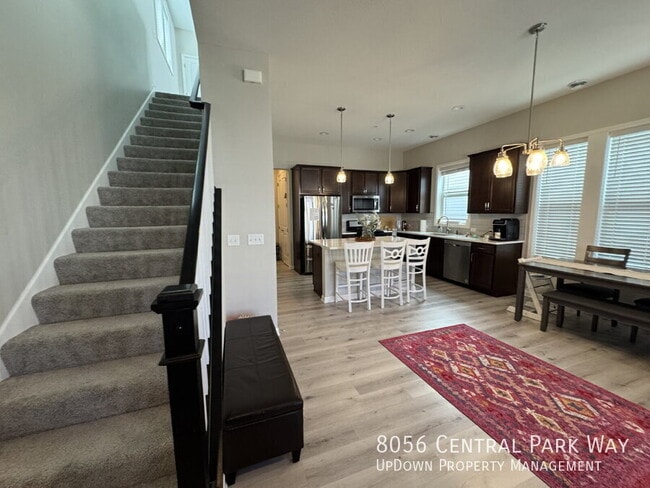 Building Photo - 8056 Central Park Way