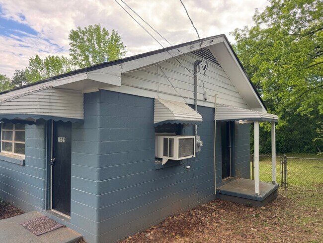 Building Photo - 2 Bed 1 Bath House GRIFFIN