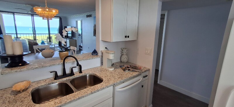Building Photo - 10600 S Ocean Dr